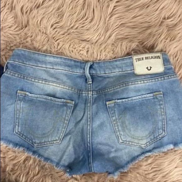 TRUE RELIGION SHORTS - Picture 2 of 2
